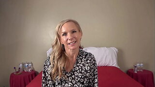 milf gets brunette