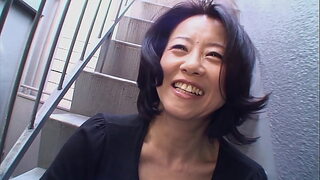 japanese mom help her step son