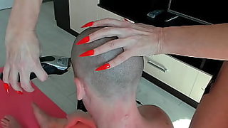 milf fingering herself