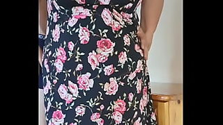 mature mom lesbos